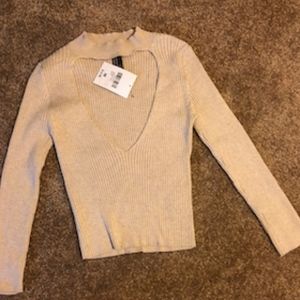 FOREVER 21 KEYHOLE CROP TOP SHIRT